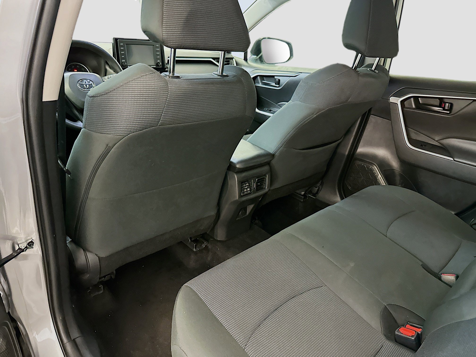 Used 2022 Toyota RAV4 LE image 28