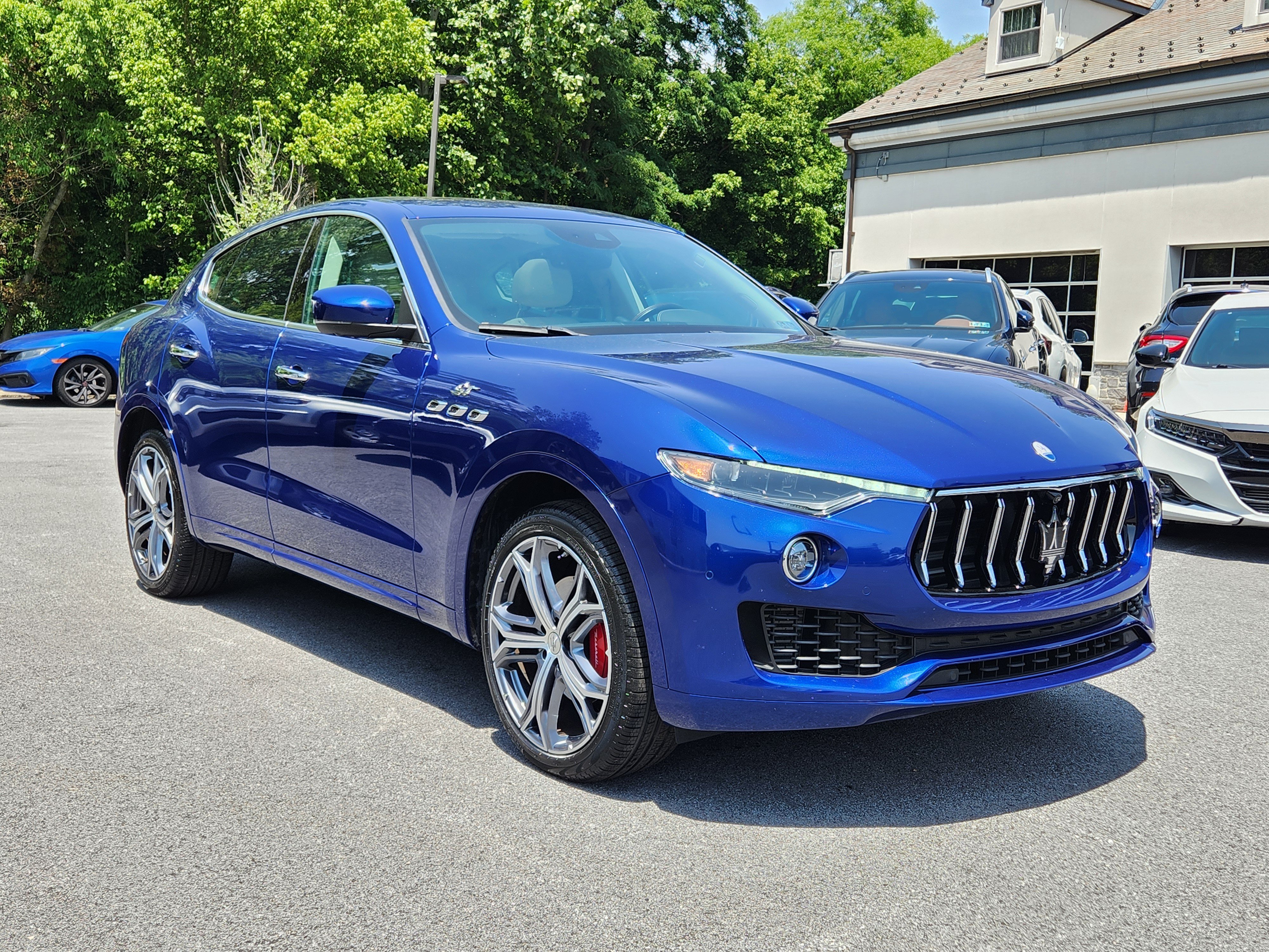 Used 2023 Maserati Levante GT AWD/4WD image 2