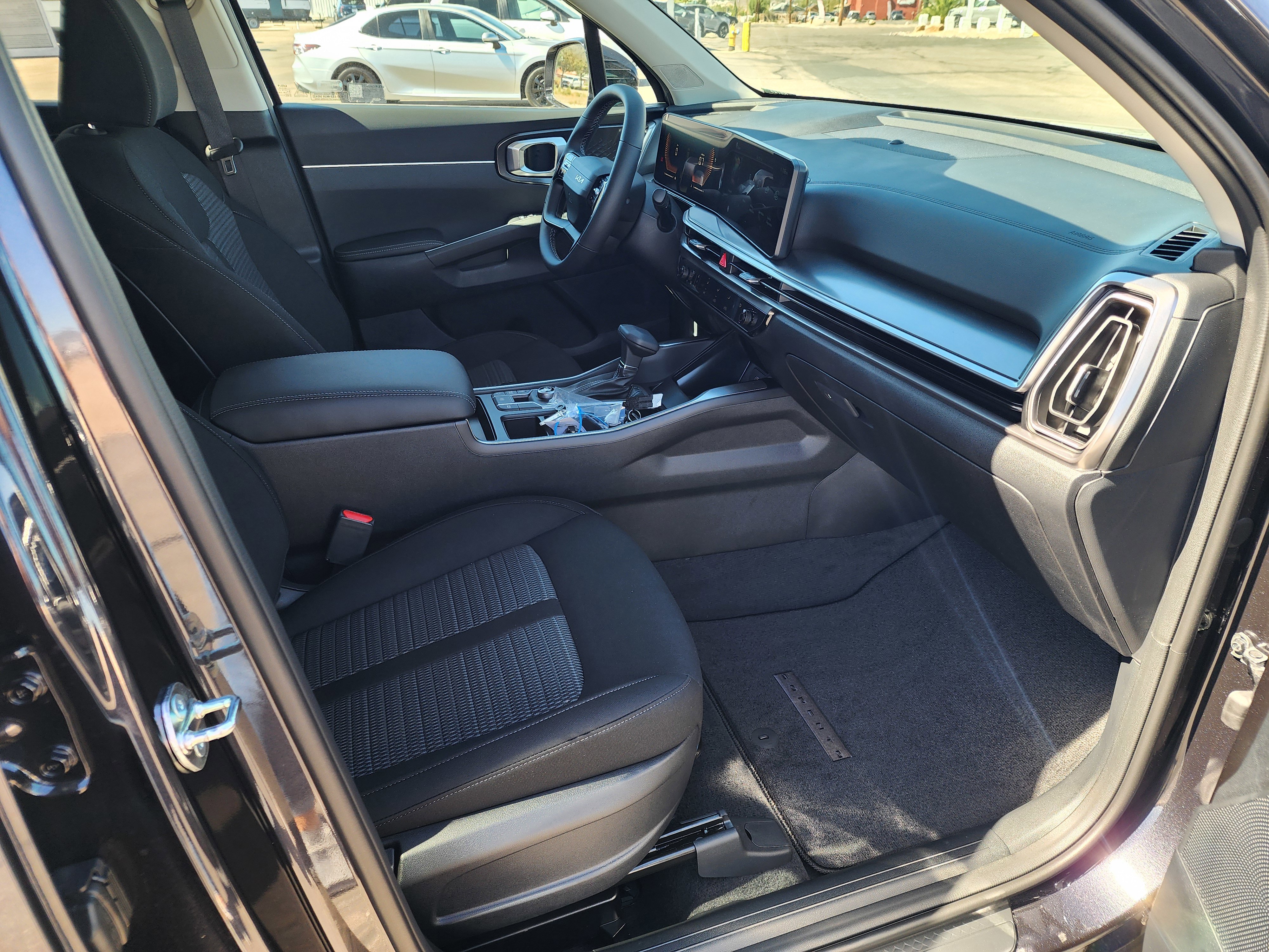 New 2026 Kia Sorento LX image 9