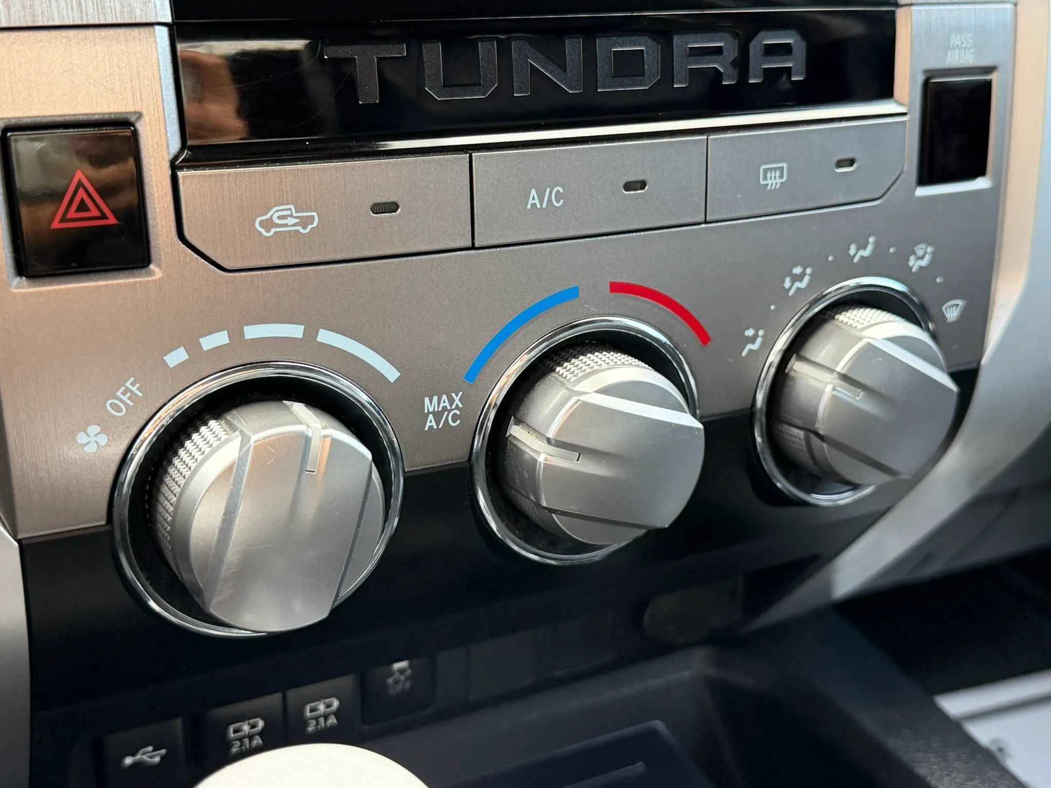 Used 2020 Toyota Tundra SR5 w/ SR5 Upgrade Package RWD image 32