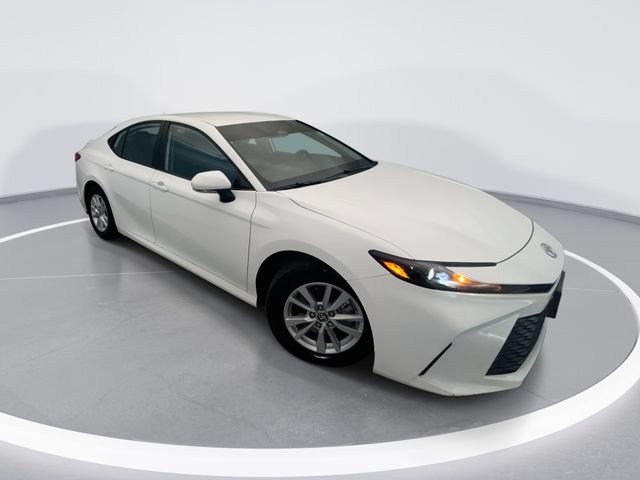 Used 2025 Toyota Camry LE w/ Convenience Package FWD image 1