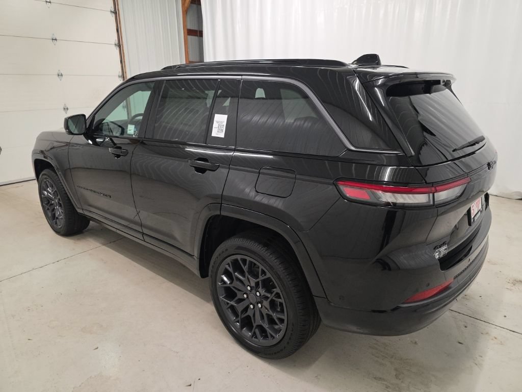 New 2026 Jeep Grand Cherokee Summit w/ Obsidian Package AWD/4WD image 3