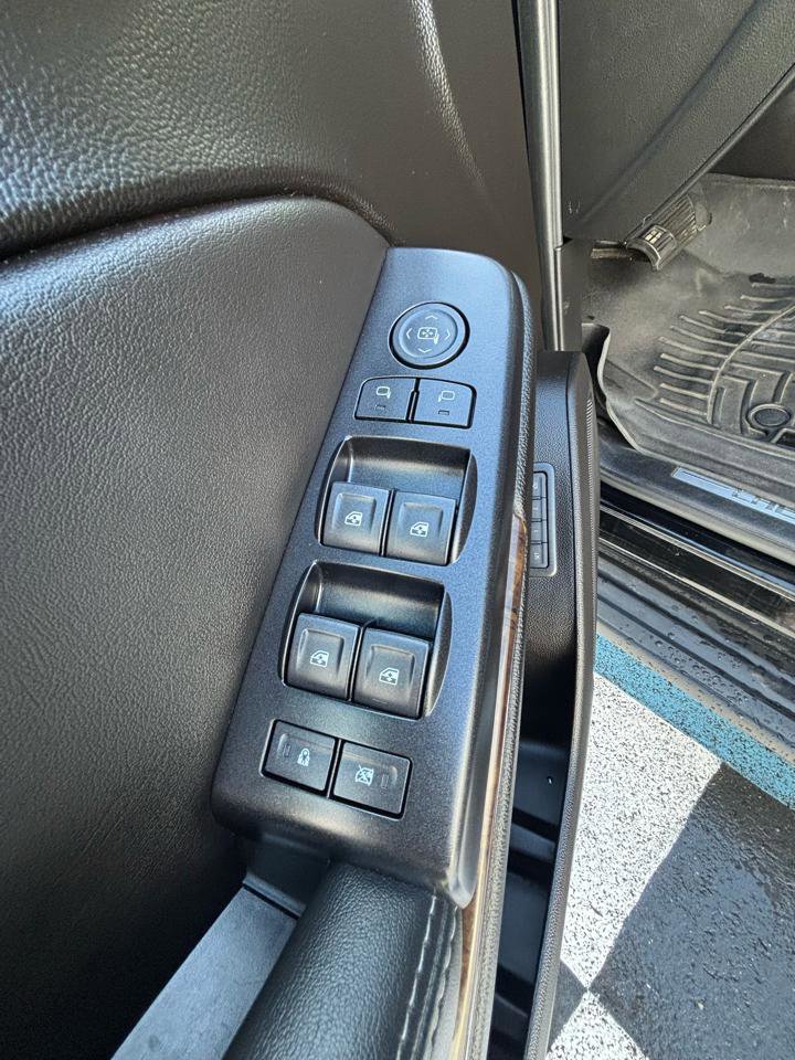 Used 2019 Chevrolet Suburban LT AWD/4WD image 10