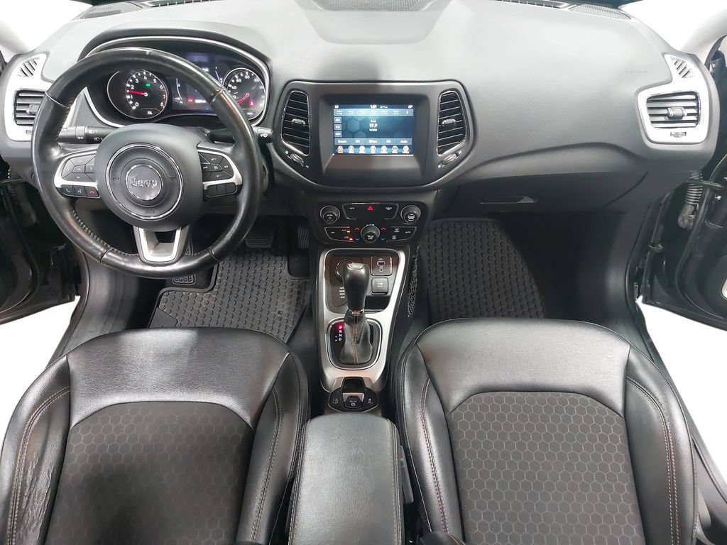 Used 2019 Jeep Compass Latitude w/ Cold Weather Group AWD/4WD image 9