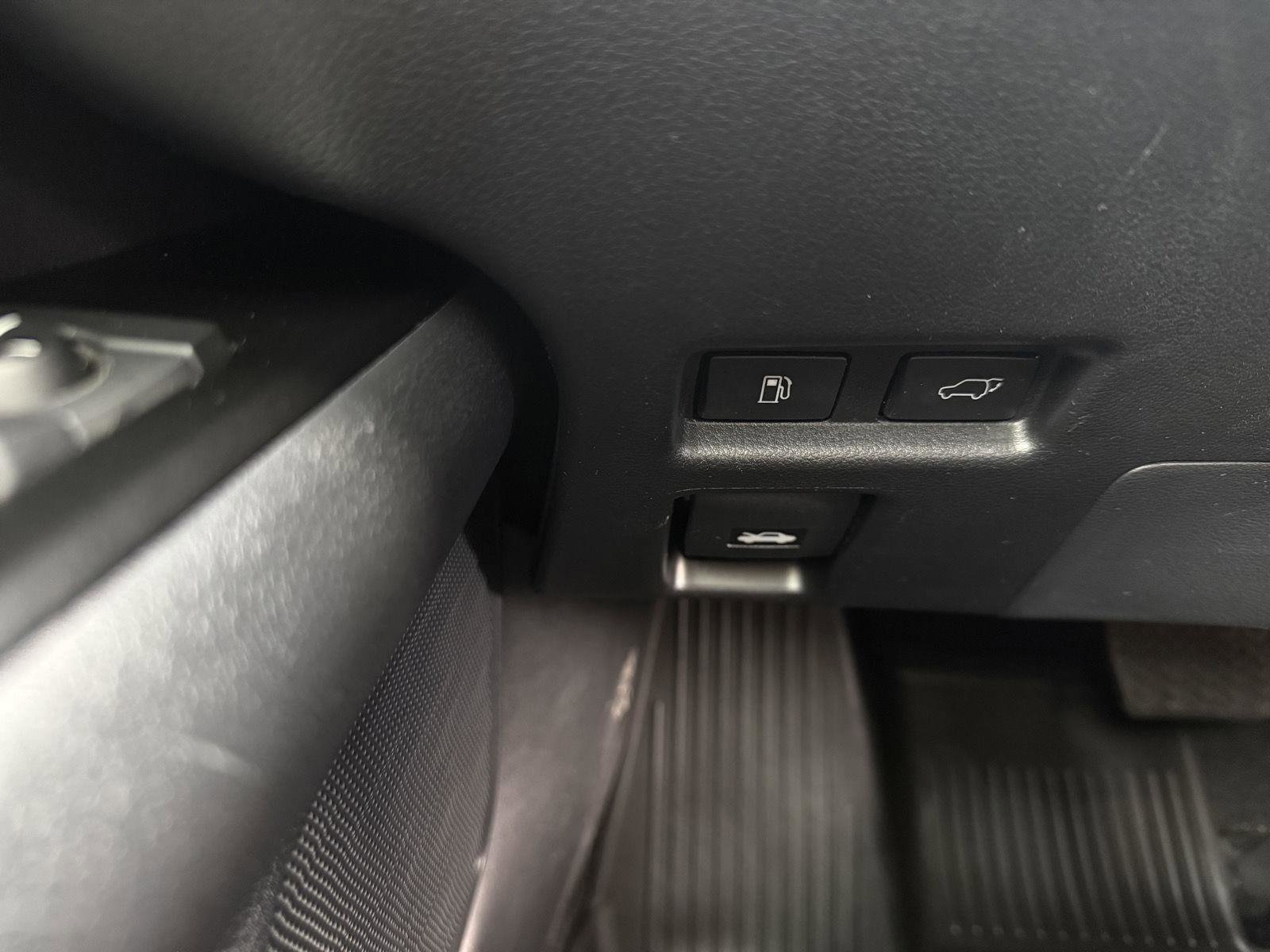 Certified 2023 Lexus UX 250h F Sport image 18