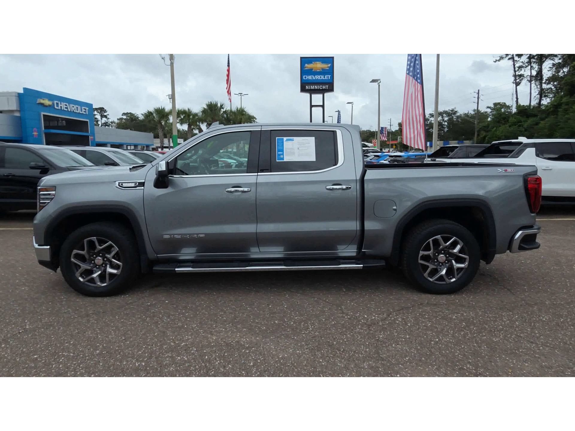 Used 2024 GMC Sierra 1500 SLT w/ SLT Premium Package AWD/4WD image 5