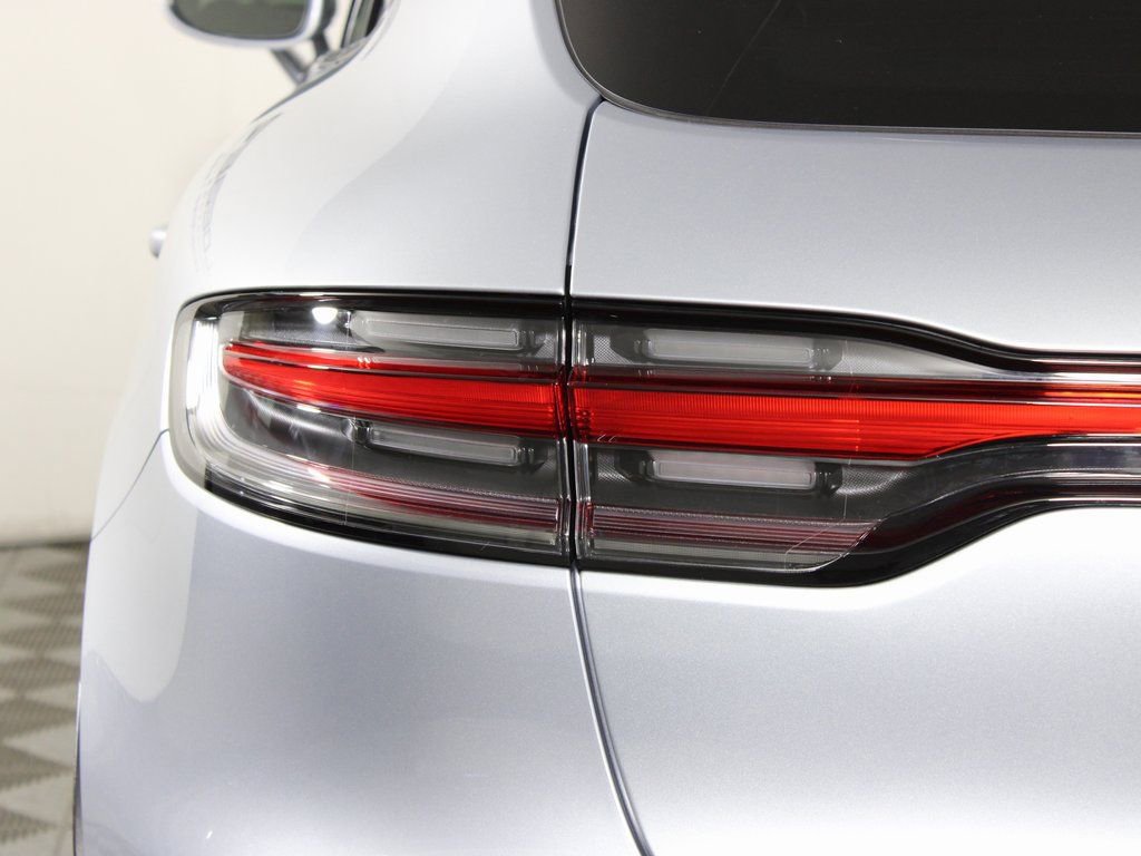 Certified 2026 Porsche Macan AWD/4WD image 12