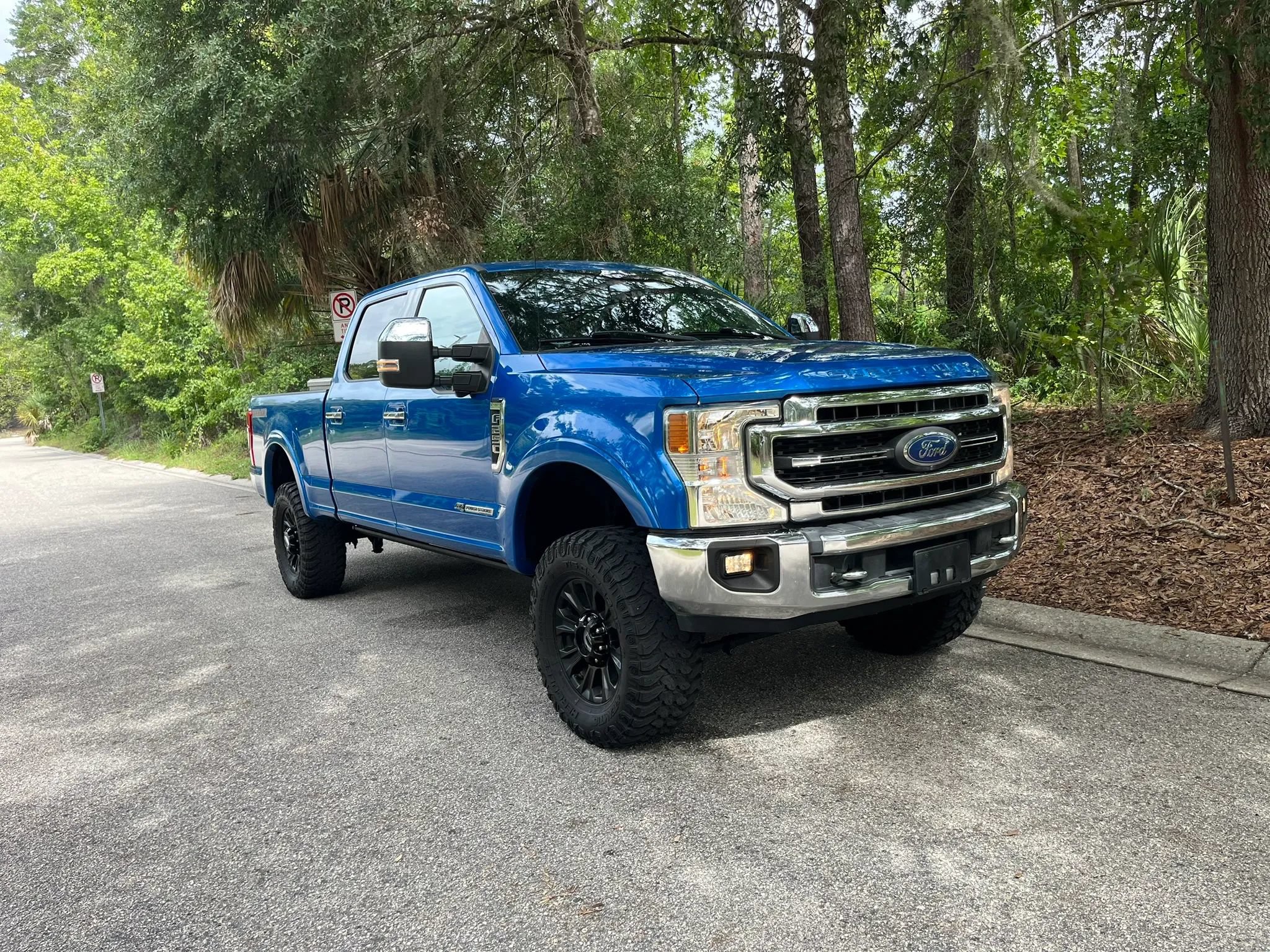 Used 2021 Ford F250 Lariat w/ Tremor Off-Road Package AWD/4WD image 2