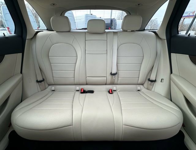 Used 2021 Mercedes-Benz GLC 300 4MATIC image 16