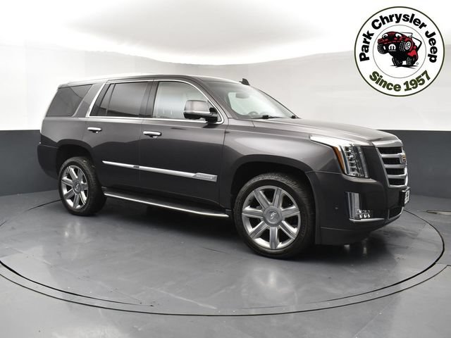 Used 2018 Cadillac Escalade Luxury AWD/4WD image 1