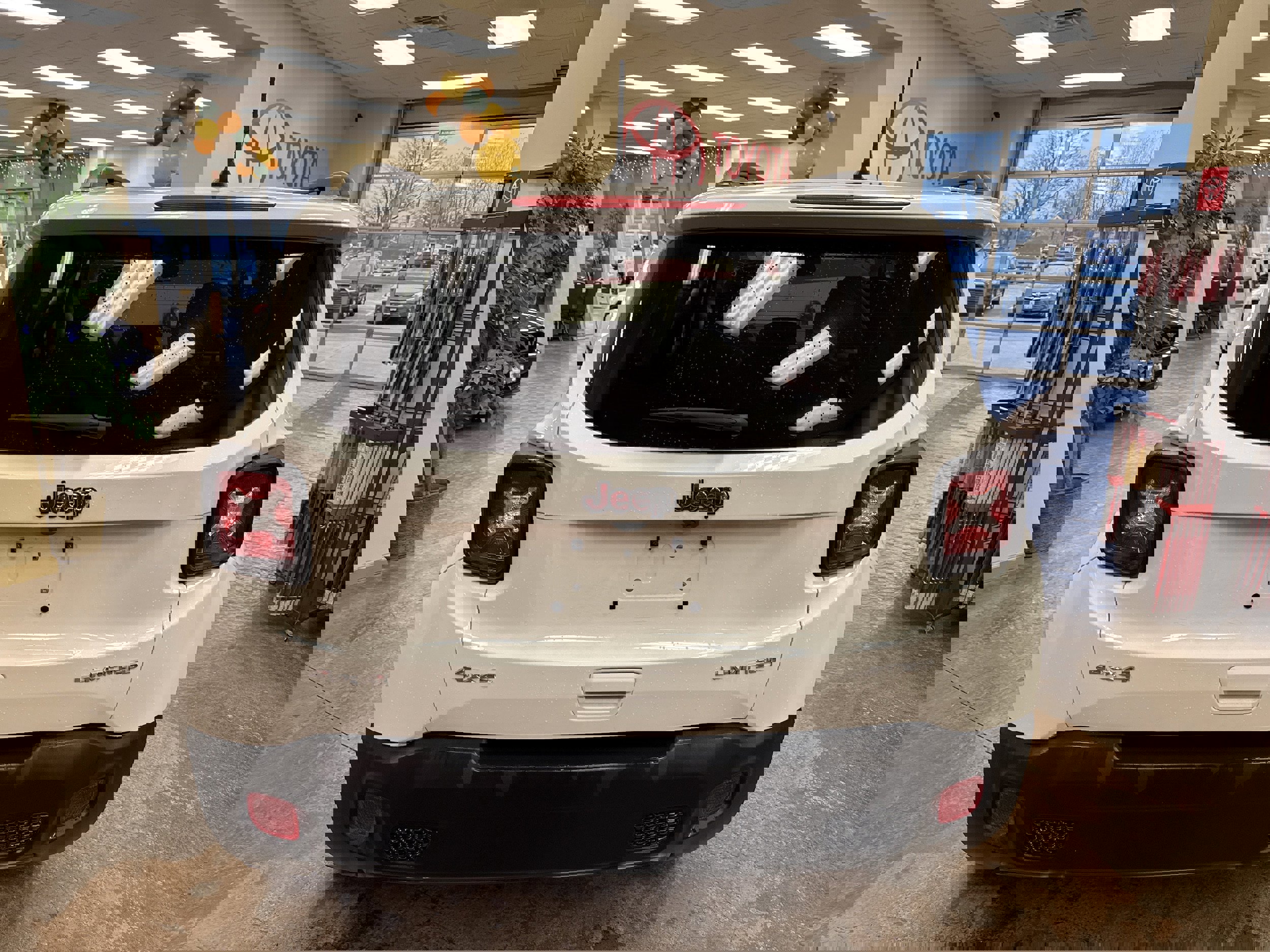 Used 2022 Jeep Renegade Limited w/ Sun, Sound & Wheels Group image 9