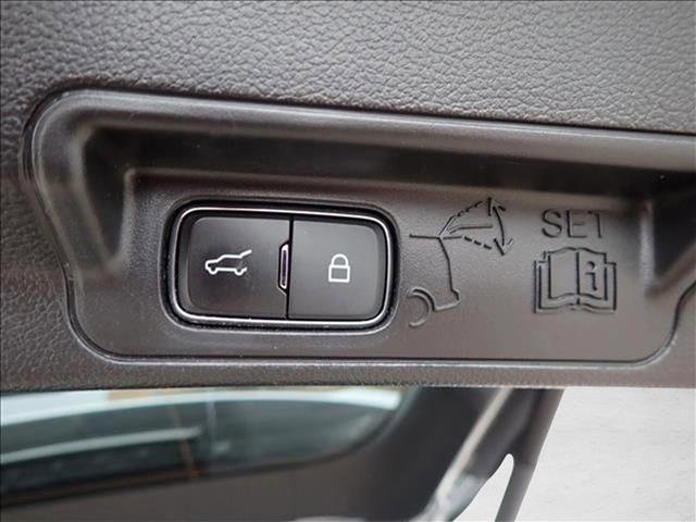 Used 2022 Ford Explorer XLT w/ Equipment Group 202A AWD/4WD image 9