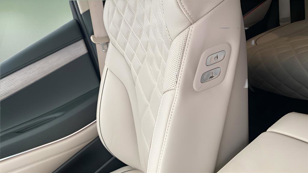 Used 2025 Genesis GV80 3.5T Prestige image 28