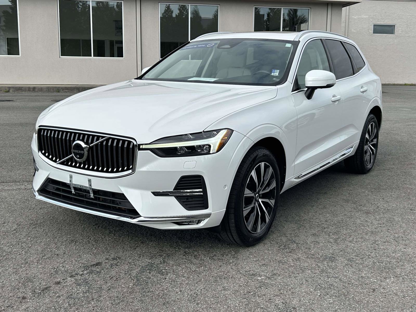Certified 2023 Volvo XC60 B5 Plus w/ Climate Package image 7