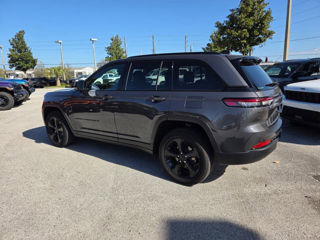 New 2025 Jeep Grand Cherokee Altitude RWD image 10
