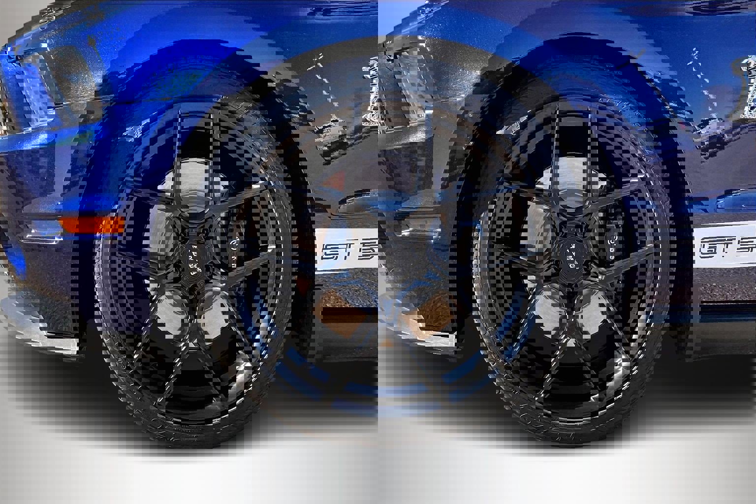 Used 2012 Ford Mustang Shelby GT500 w/ Electronics Pkg image 33