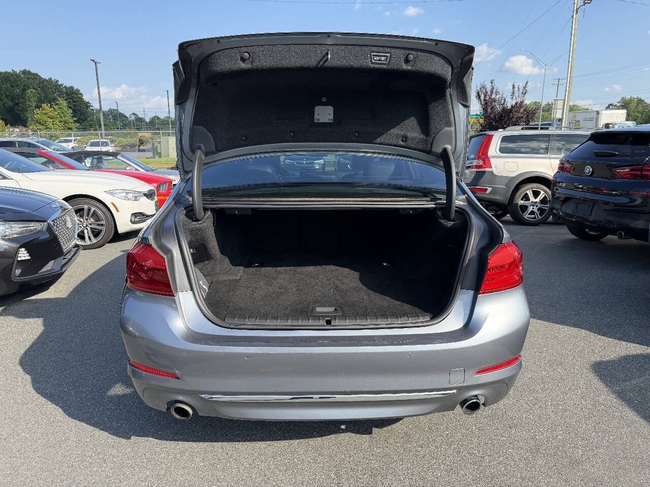 Used 2018 BMW 530e RWD image 11