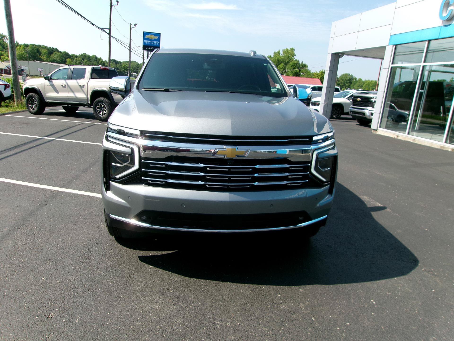 Certified 2025 Chevrolet Suburban Premier AWD/4WD image 8