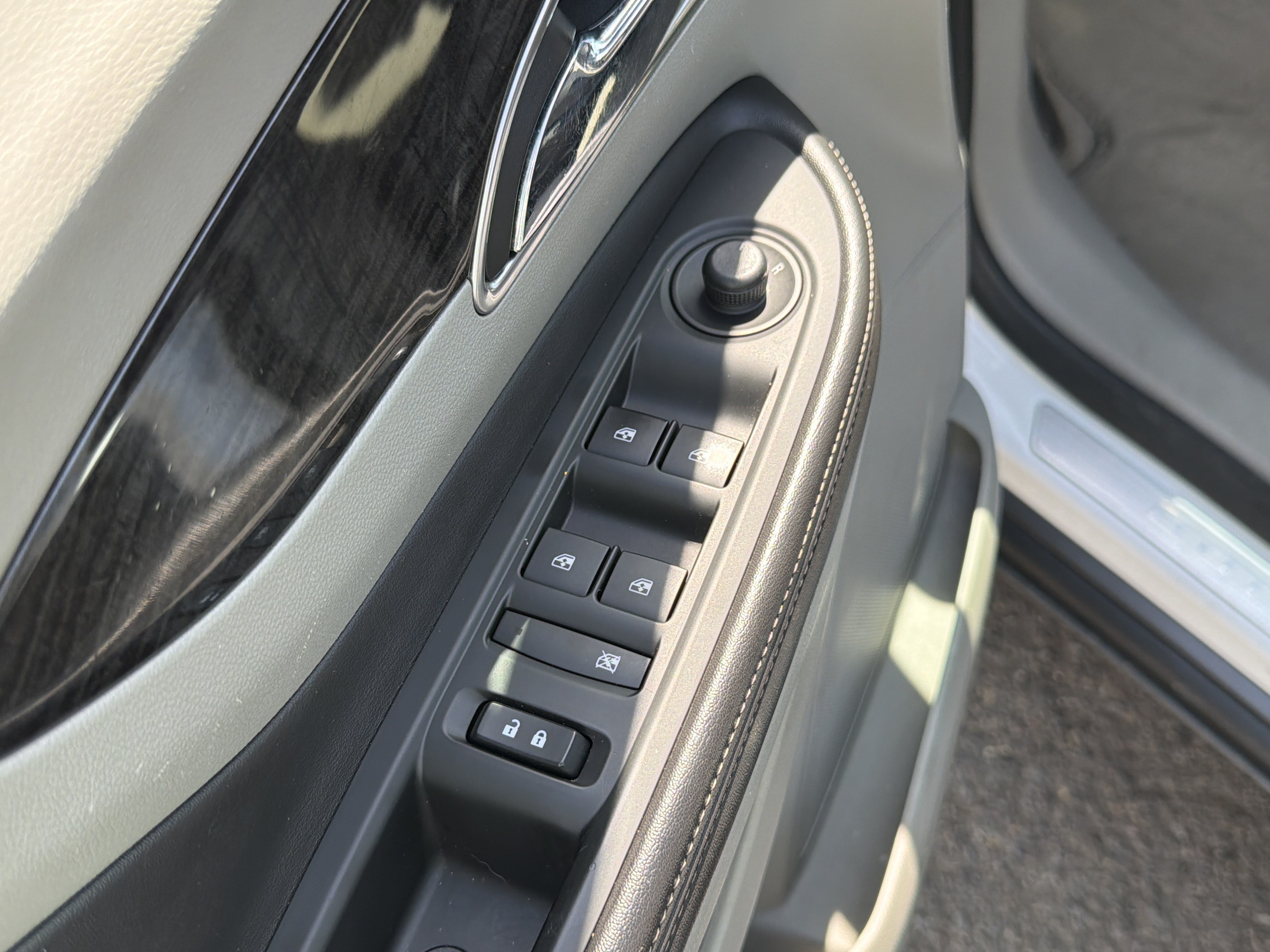 Used 2016 Buick Encore Convenience FWD image 13