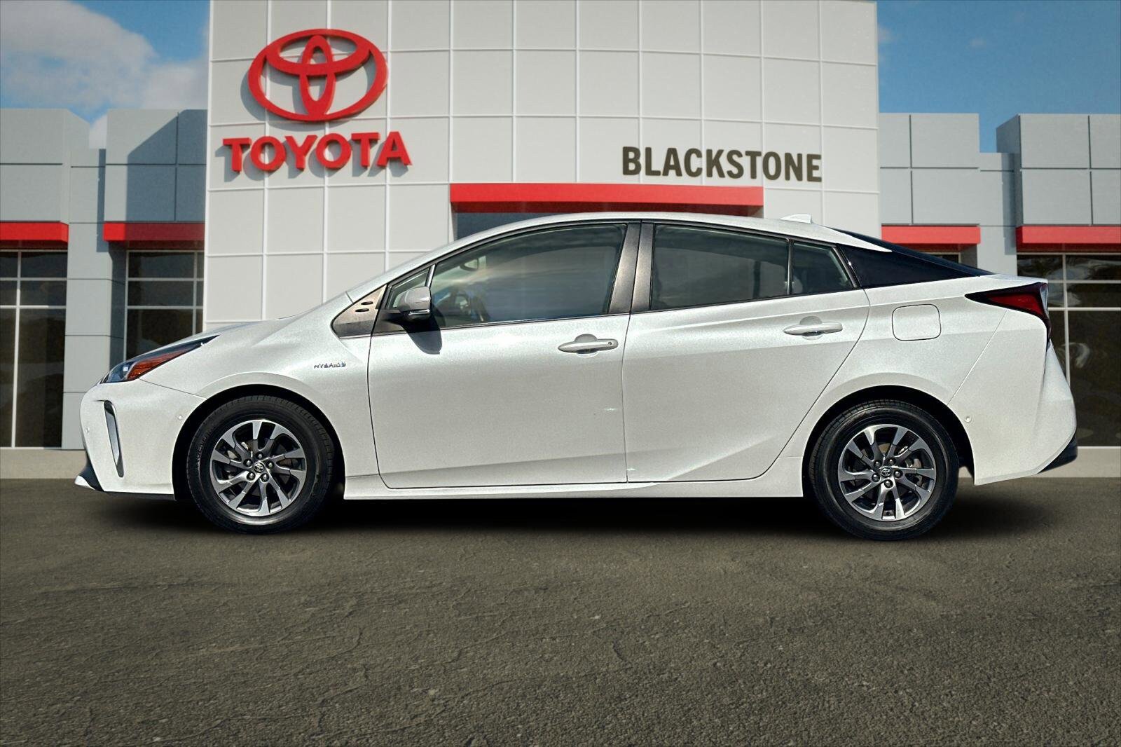 Certified 2022 Toyota Prius XLE w/ Premium Convenience Package FWD image 6