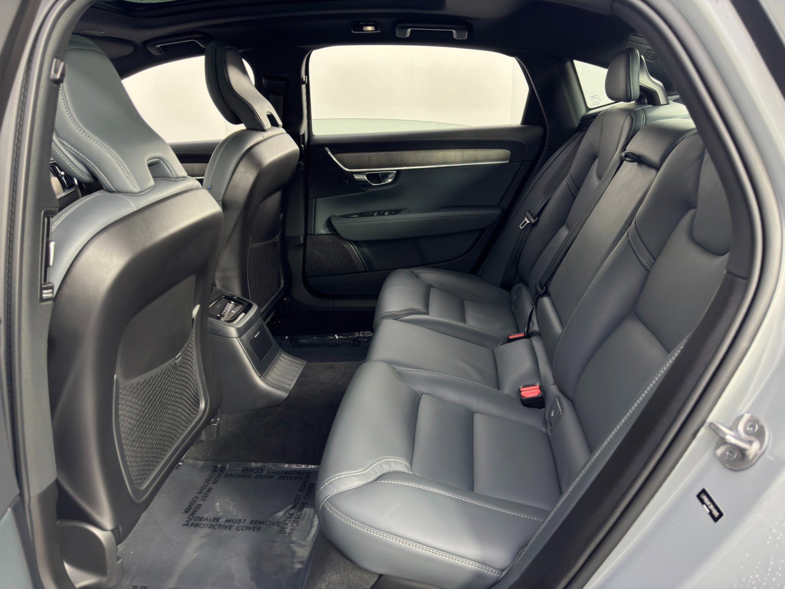 Used 2024 Volvo S90 T8 Ultimate image 41
