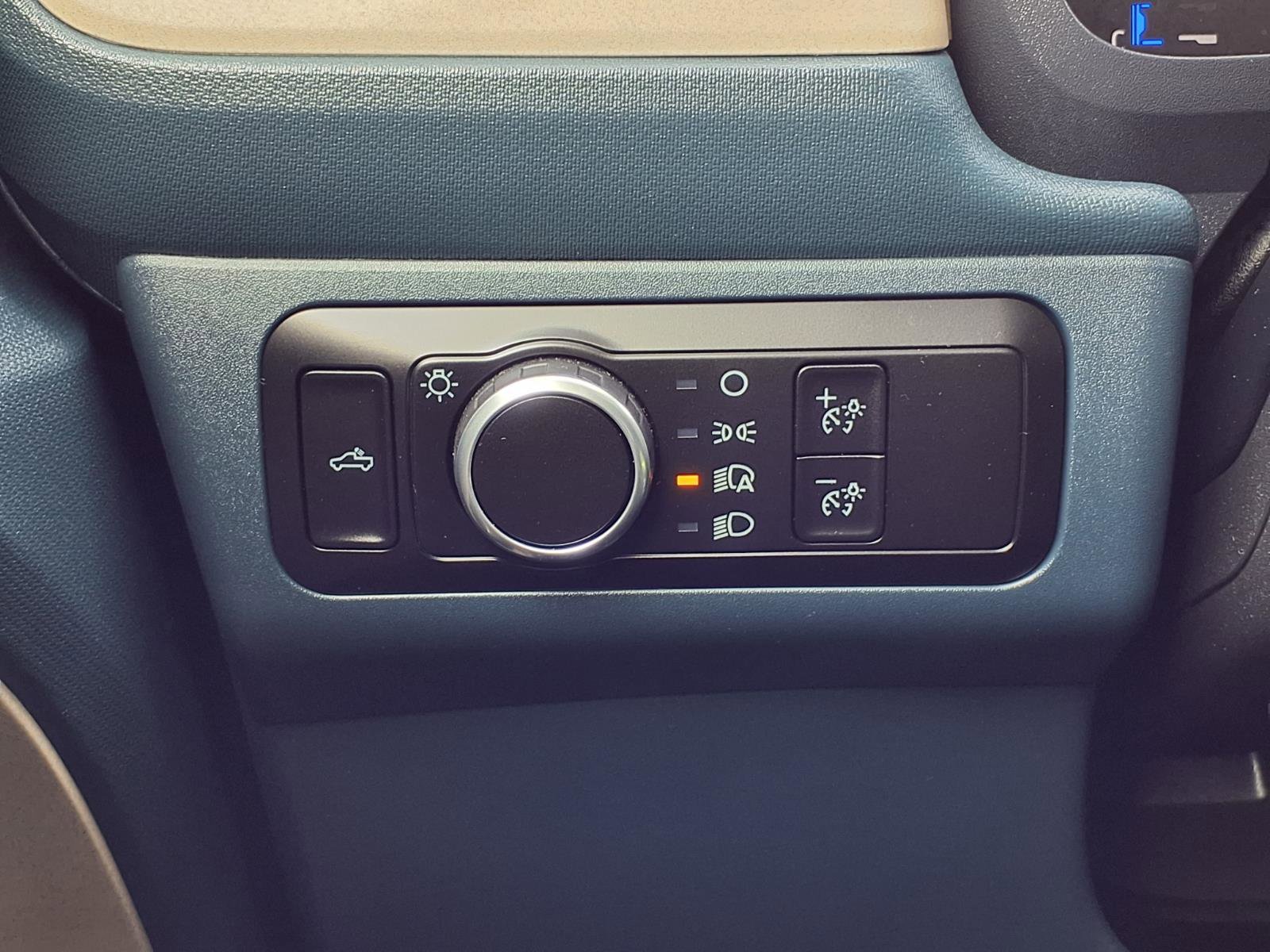 Certified 2025 Ford Maverick Lariat image 18