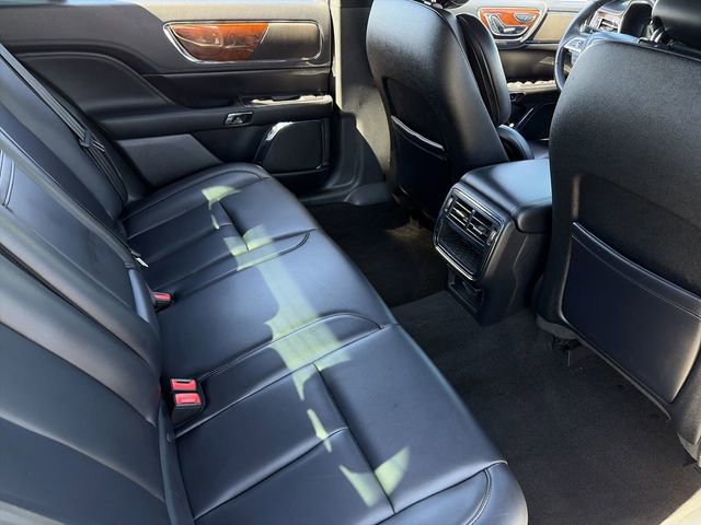 Used 2019 Lincoln Continental Premiere image 16