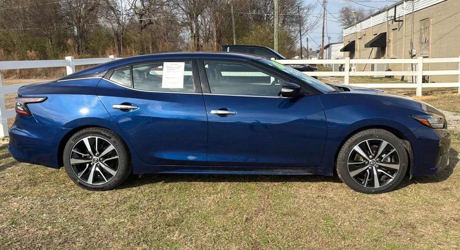 Used 2023 Nissan Maxima SV w/ Floor Mat Group image 2