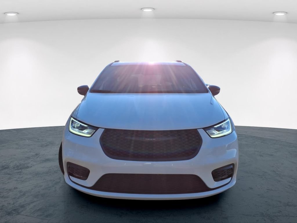 New 2026 Chrysler Pacifica Select w/ S Appearance Package AWD/4WD image 4