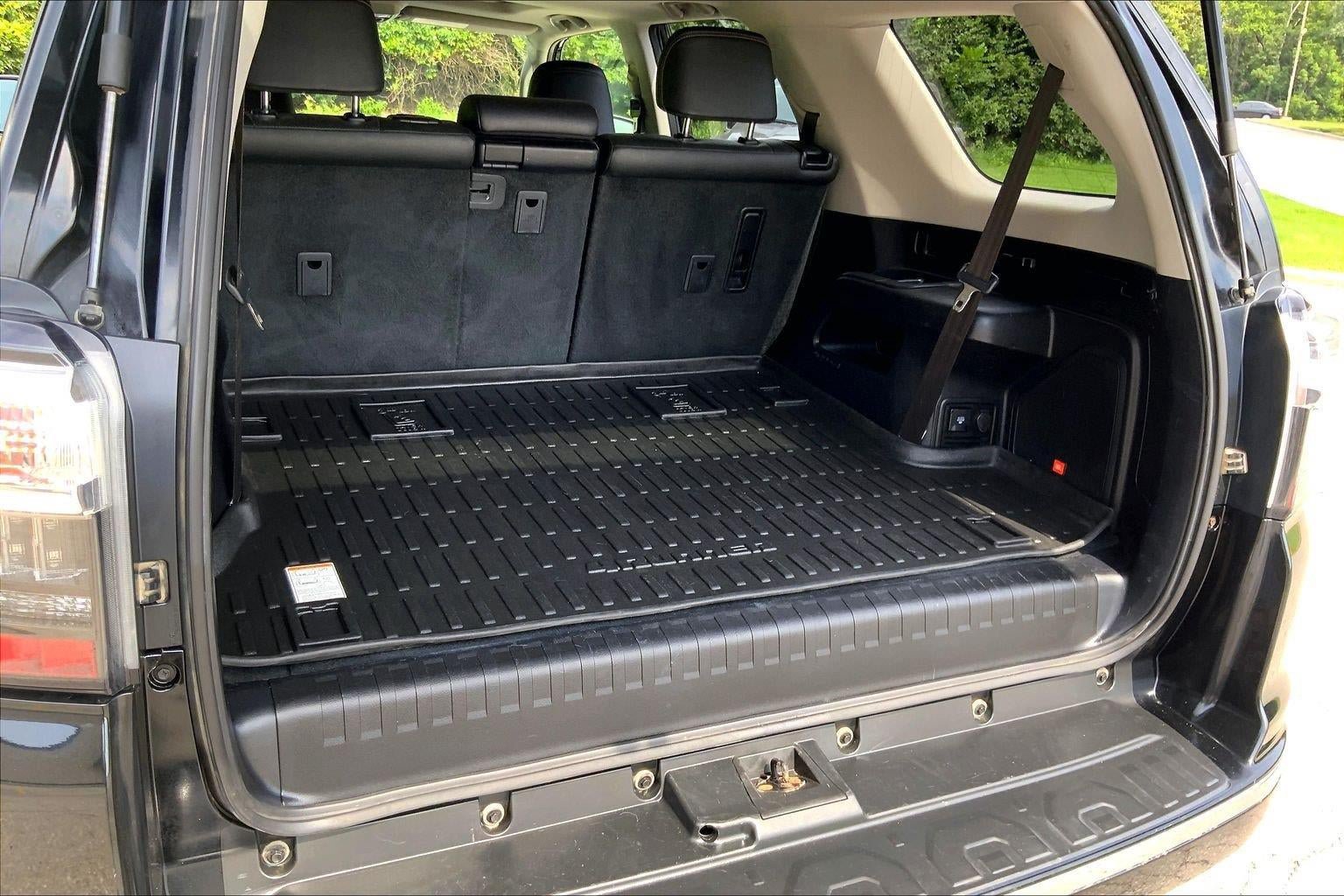 Used 2018 Toyota 4Runner Limited AWD/4WD image 4
