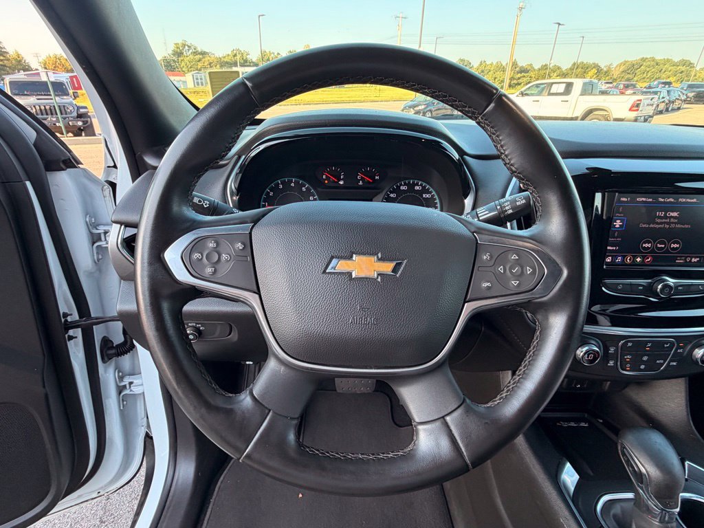 Used 2023 Chevrolet Traverse LT FWD image 18