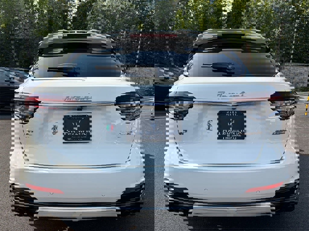 Used 2023 Maserati Levante Trofeo image 43