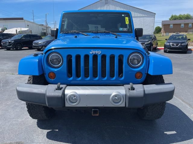 Used 2011 Jeep Wrangler Unlimited Sahara w/ Dual Top Group AWD/4WD image 3