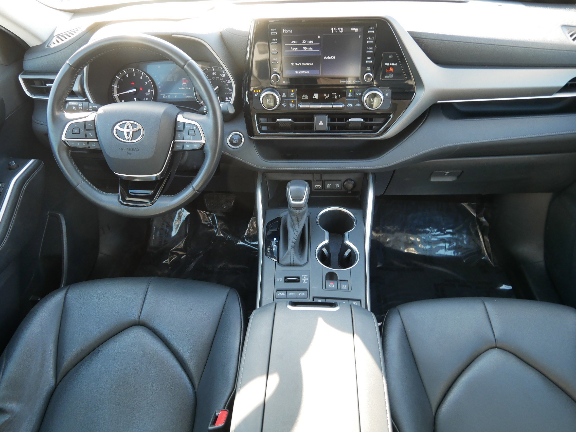 Used 2020 Toyota Highlander XLE image 10