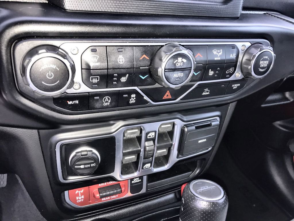 Used 2021 Jeep Gladiator Mojave w/ Cold Weather Group image 18