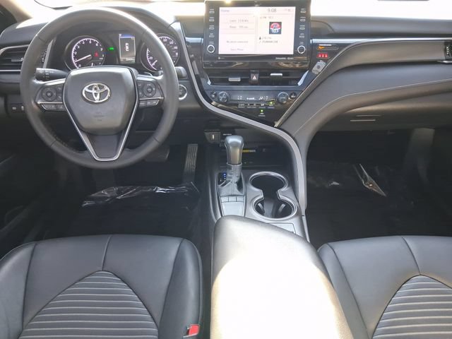 Used 2023 Toyota Camry SE w/ Cold Weather Package FWD image 7