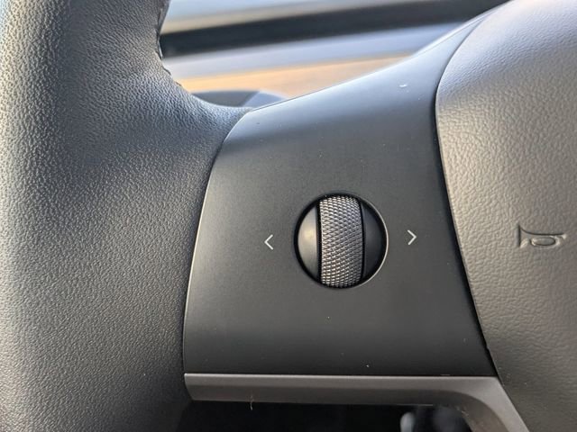 Used 2022 Tesla Model Y Performance image 25