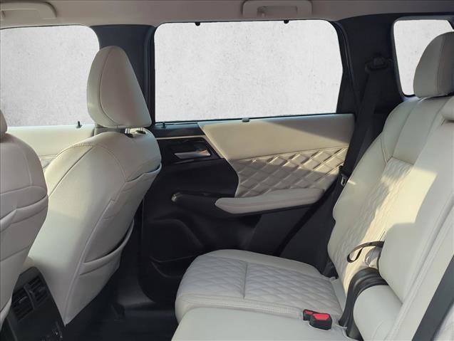 Used 2023 Mitsubishi Outlander SEL image 18