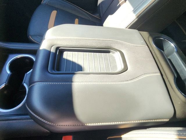 Used 2024 GMC Yukon AT4 w/ Technology Package image 33