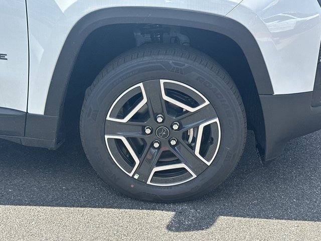 New 2026 Jeep Cherokee Laredo image 13