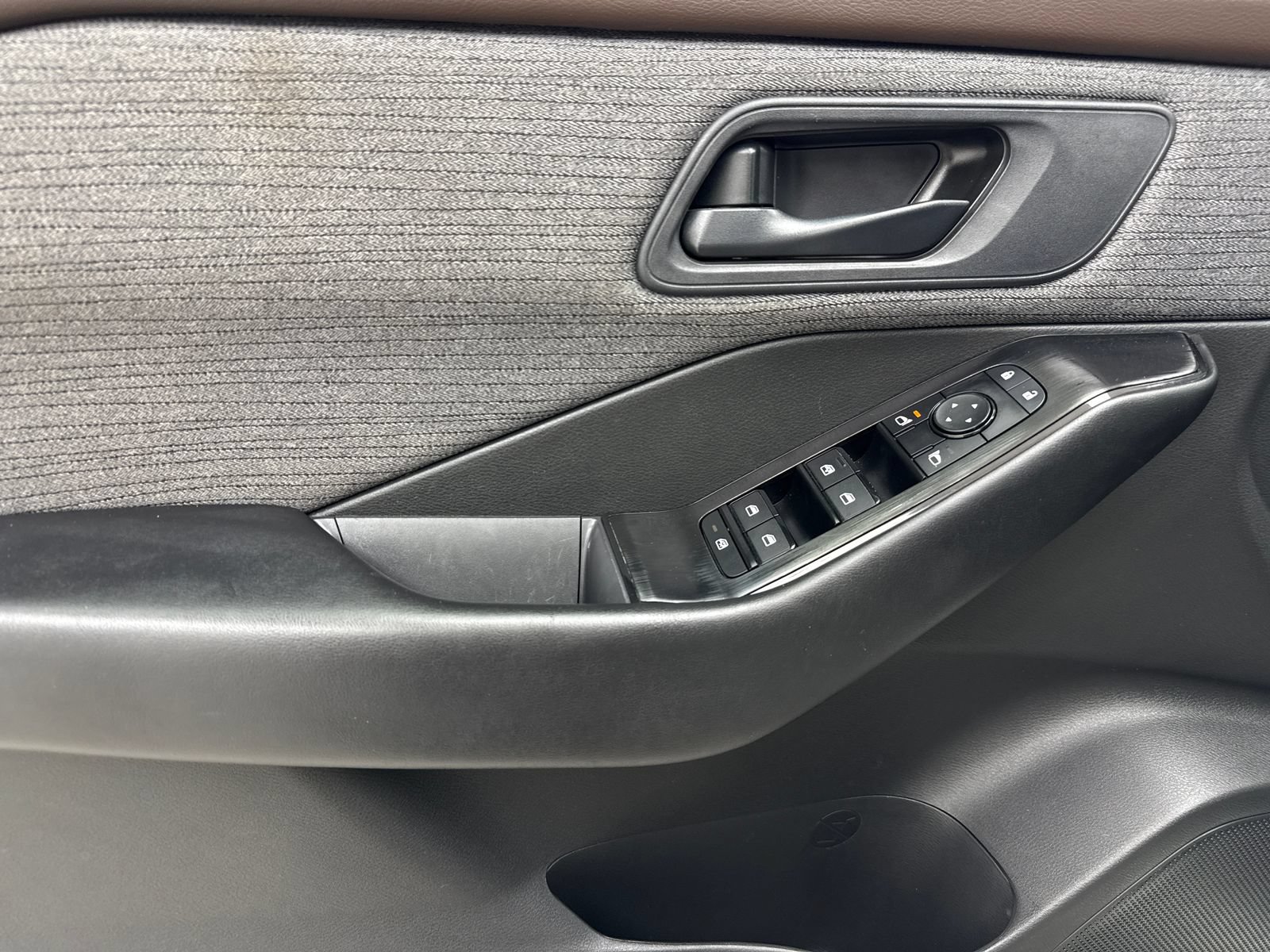 Used 2023 Nissan Rogue S FWD image 34