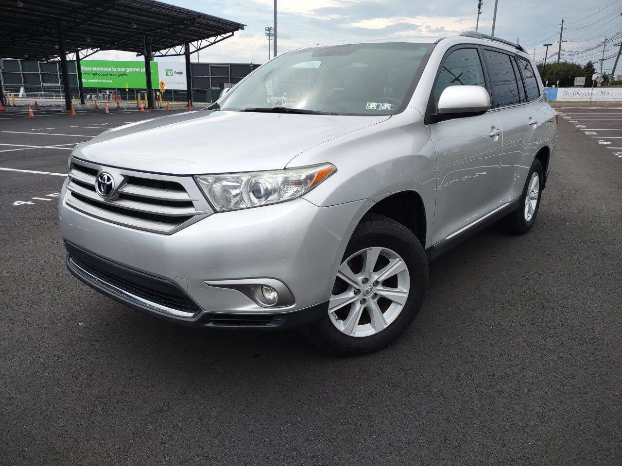 Used 2013 Toyota Highlander SE