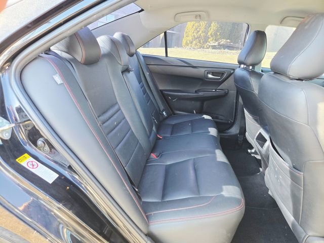 Used 2015 Toyota Camry SE image 16