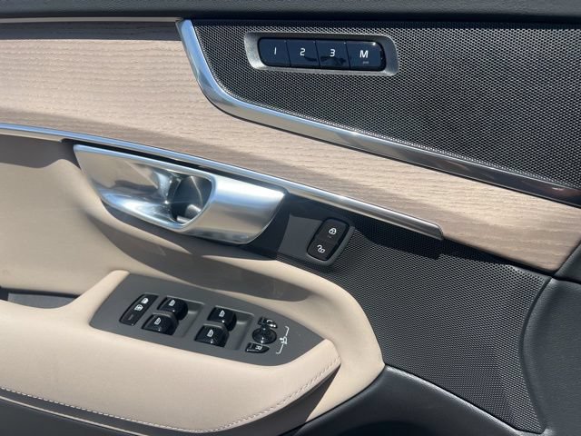 New 2026 Volvo XC90 B5 Core w/ Protection Package Premier AWD/4WD image 24