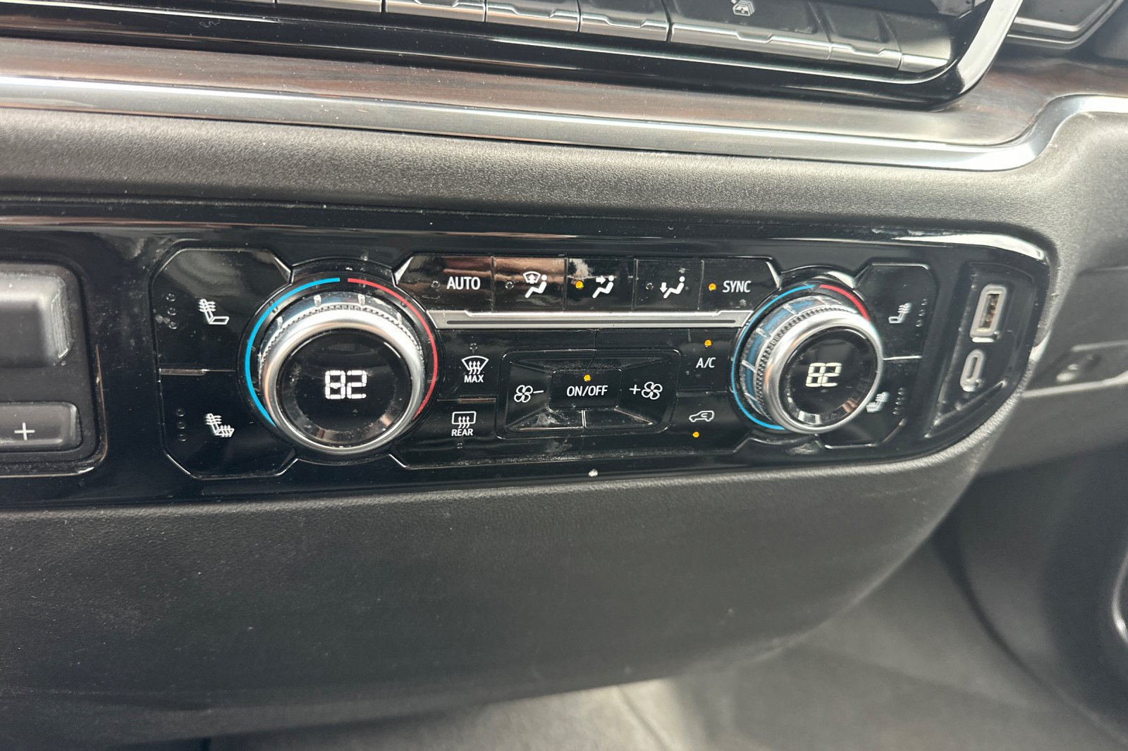 Used 2025 GMC Sierra 1500 SLT RWD image 27