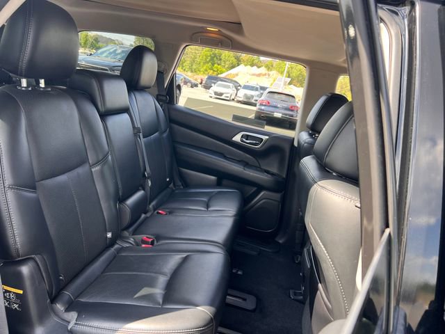 Used 2017 Nissan Pathfinder Platinum FWD image 29