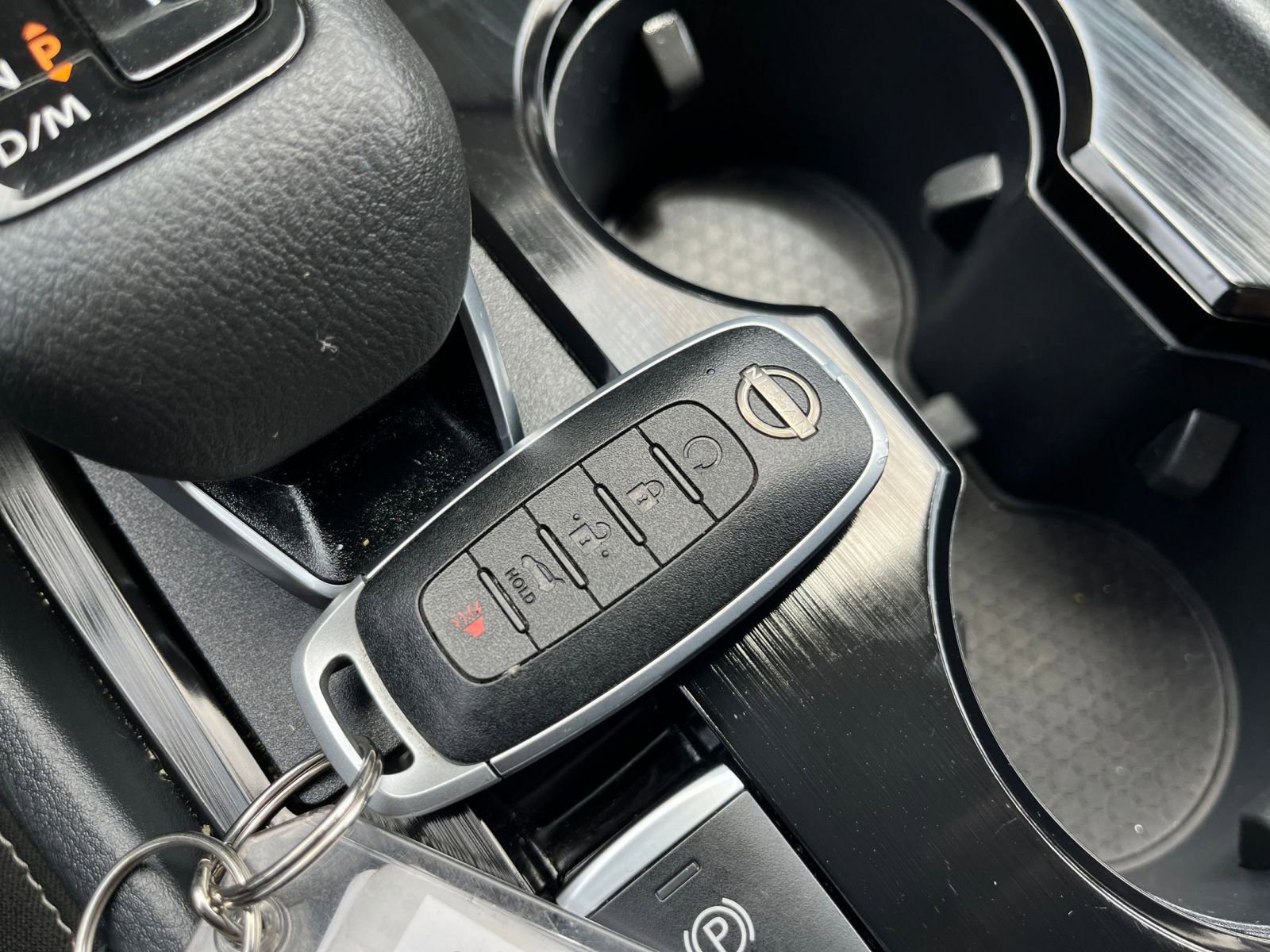Used 2025 Nissan Rogue SV FWD image 27