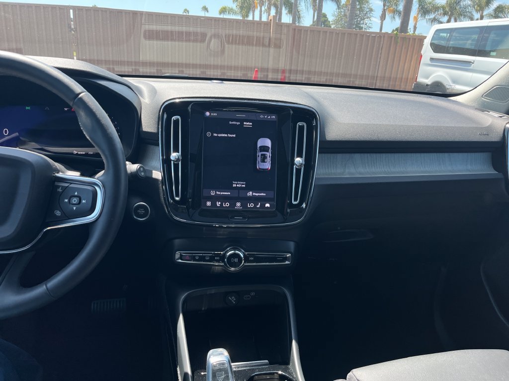 Used 2023 Volvo XC40 B5 Plus w/ Driver Assist Package AWD/4WD image 17