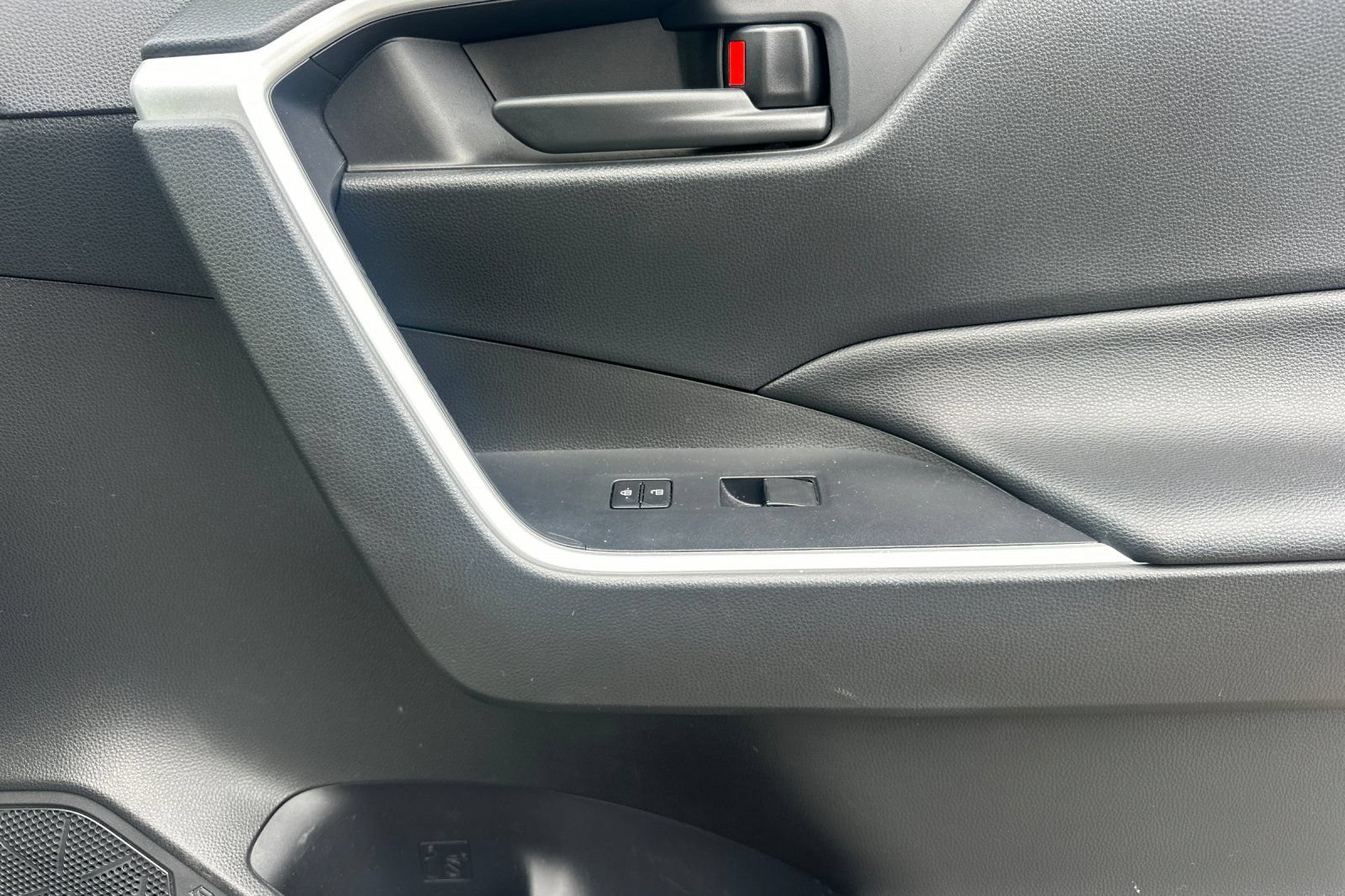 Used 2020 Toyota RAV4 LE w/ Carpet Mat Package FWD image 20