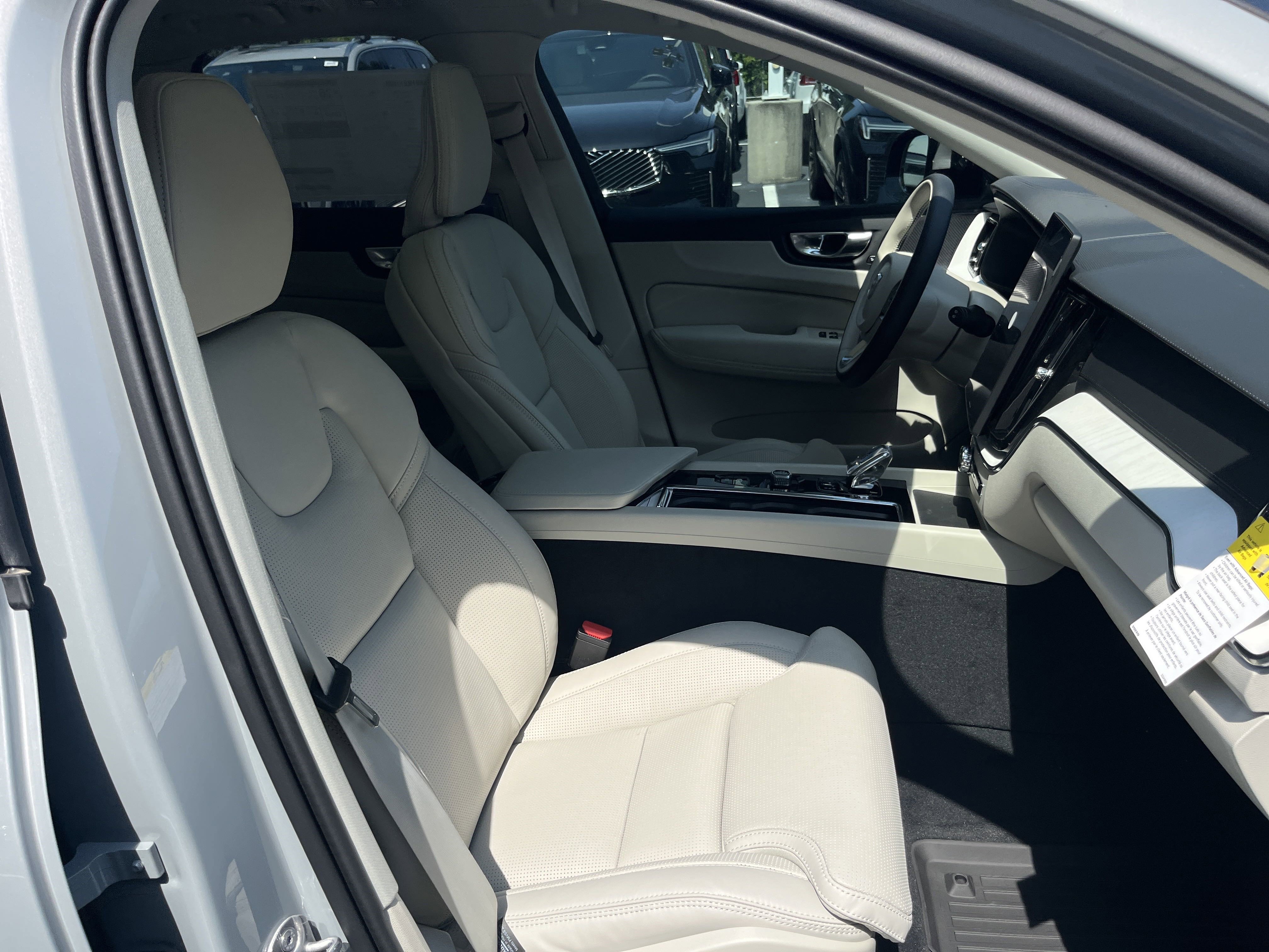 Used 2026 Volvo XC60 B5 Ultra w/ Protection Package Premier image 60